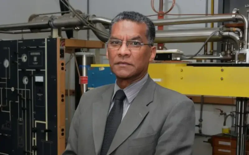 -orgullo-venezolano-en-la-fsica-mundial-el-dr.-ismardo-bonalde-investigador-del-ivic-dfd0dd.webp