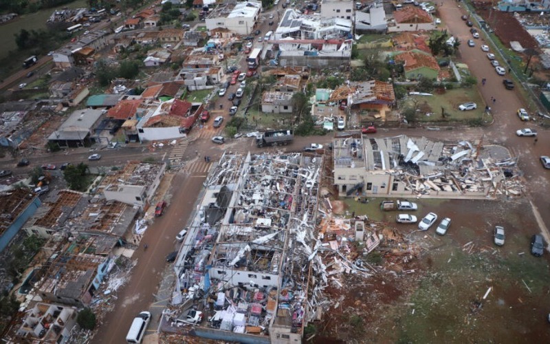 2025-11-08t163004z-231567533-rc2ashayj2b5-rtrmadp-3-brazil-weather-tornado-cae56c.jpg