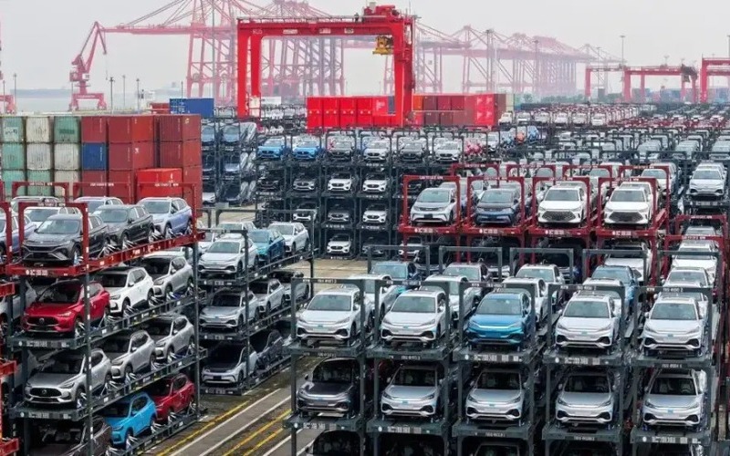 Exportaciones chinas crecen un 20,8 % interanual en junio gracias a chips y vehículos eléctricos