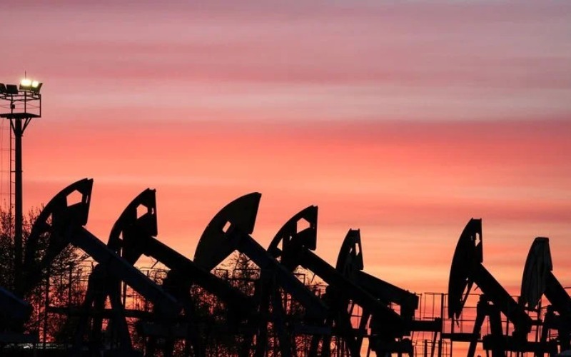 2026-05-10t220825z_1_lynxmpem490er_rtroptp_4_global-oil-kazakhstan-2a17ce.jpg