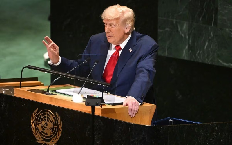 Donald Trump exige a la ONU investigar fallos de escalera y telepronter en su discurso