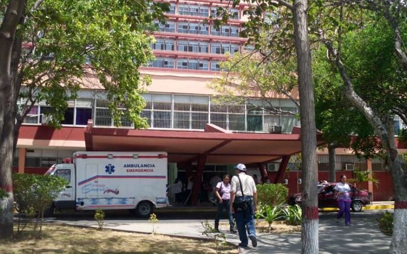 actividad-de-servicio-pre-feria-h-f-hospital-central-de-cumanc3a1-001-830x572-e53e1e.jpg