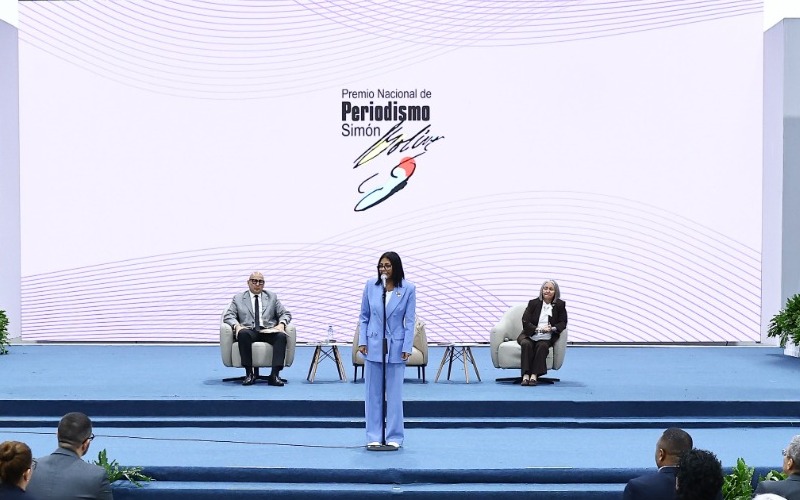 acto-de-entrega-del-premio-nacional-de-periodismo-en-miraflores-cortesia-68536-408863.jpg