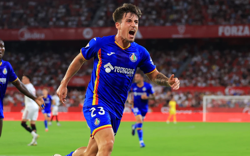 adrian-liso-celebrando-gol-frente-sevilla_104-db7857.png