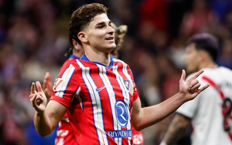 Atlético de Madrid vence al Rayo Vallecano con triplete de Julián Álvarez