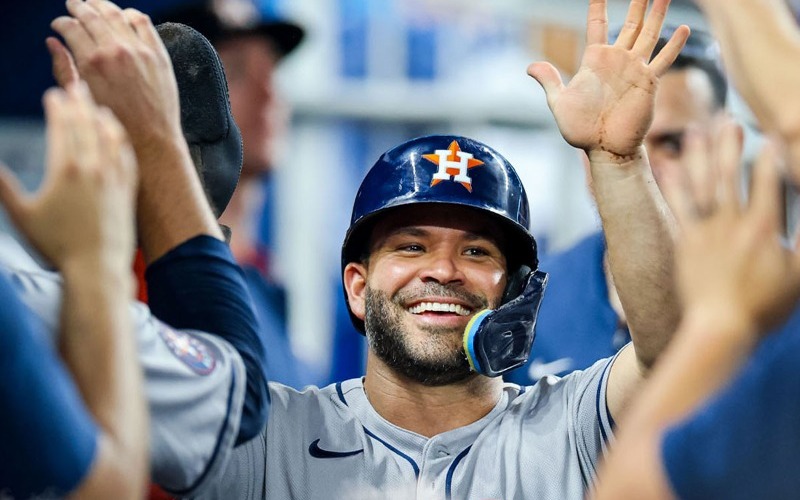 altuve_jose_56_abrir-31a6c4.jpg