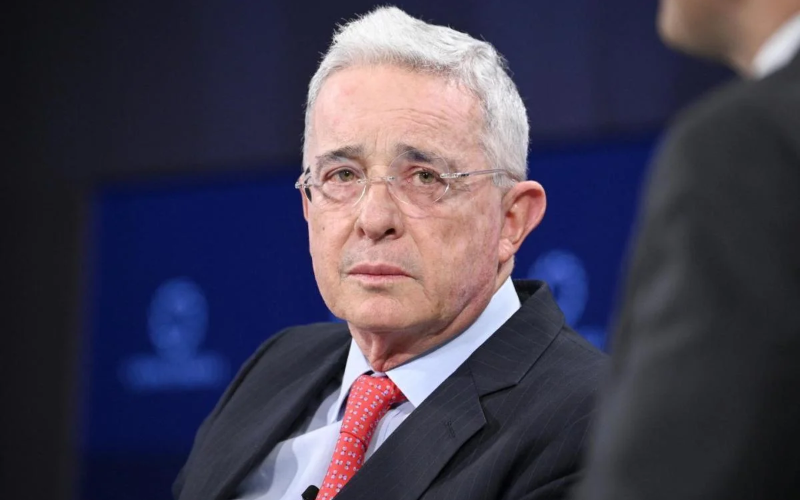 alvaro-uribe_1_0-958b75.png