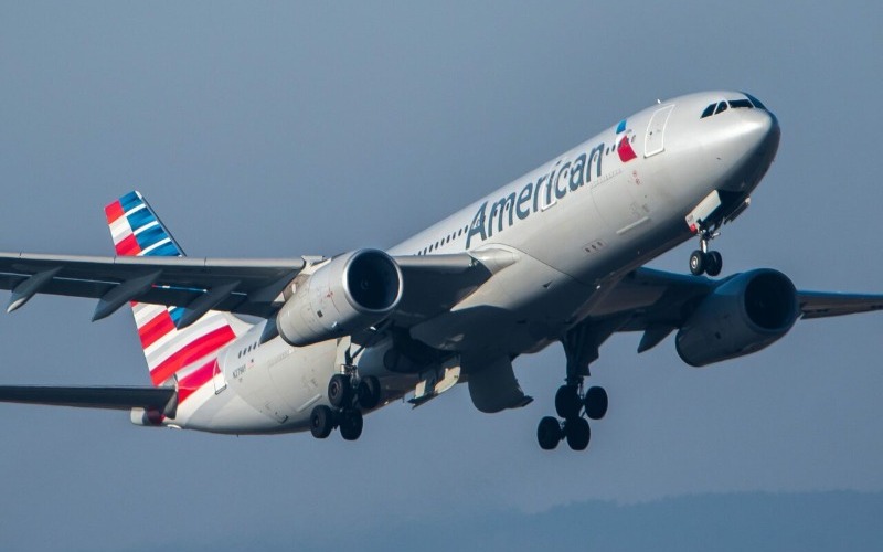 american-airlines-1280x853-3f29ac.jpg