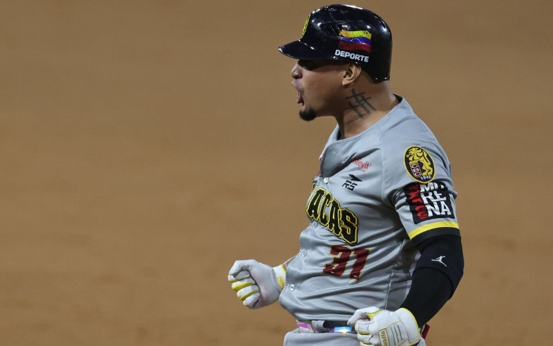 arcia_oswaldo_02_abrir-e639f2.jpg