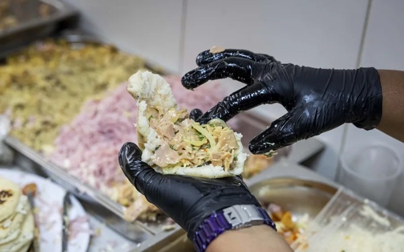 arepas_caracas_venezuela-f4867f.jpg