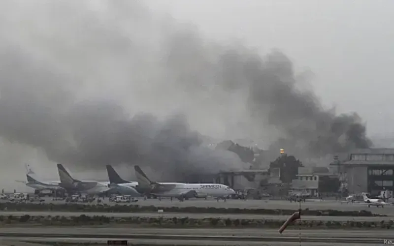 ataque-con-explosivos-a-un-aeropuerto-en-el-noreste-de-colombia-deja-tres-person-20260709-231027-0t9p-1200x675-7b0829.webp