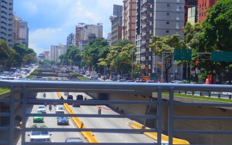 avenida_libertador_caracas_venezuela-1068x801-63b1e5.jpg