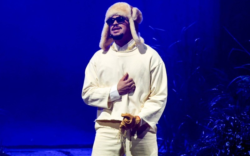 bad-bunny-gettyimages-2224719256-ccfbf7.jpg