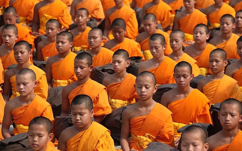 buddhists-g67b004b78_1920-r3bxacnwfyearzrs22q0dji-1200x840abc-9c224f.jpg
