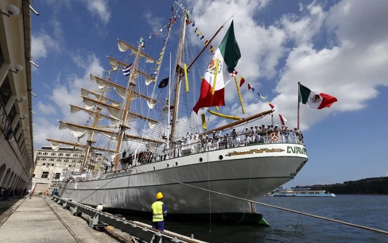 buque_escuela_cuauhtemoc_mexico-0a4a0a.jpg