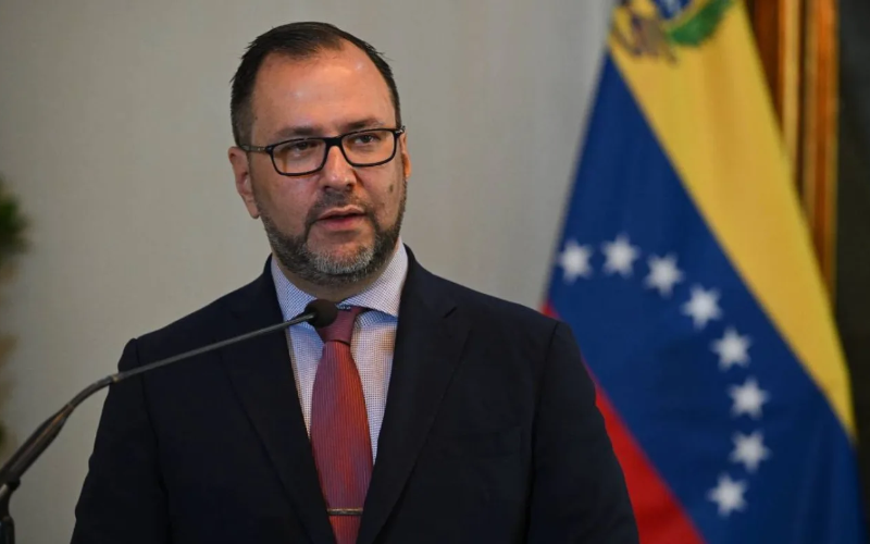 canciller-yvan-gil-jpg-447a29.png