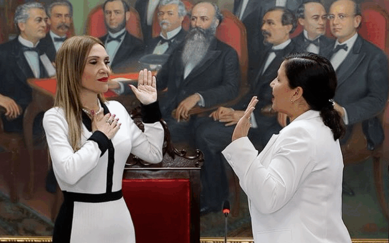 caryslia-rodriguez-800x500-3a22eb.png