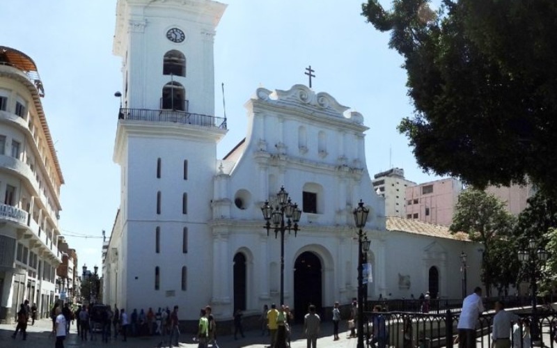 catedral-de-caracas-arquidiocesis-pedro-bermudez-700x466-c2ee81.jpg
