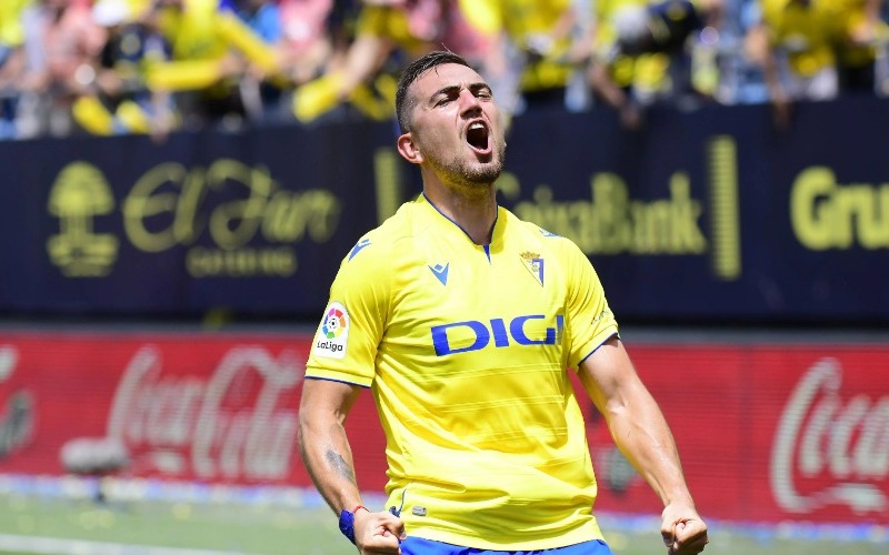 cdiz-club-de-ftbol-announces-the-termination-of-gonzalo-v0--4sozyalu4vmirug49fuje-mif7iqivb8ktt_umocsu-7e1dc5.jpg