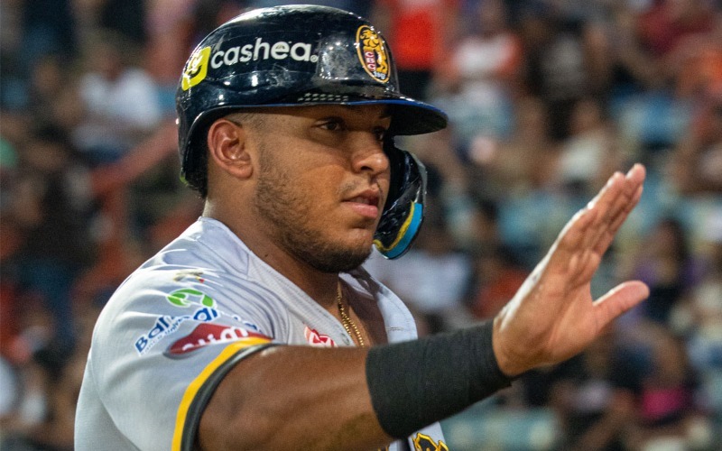 cedeno_leandro_01_abrir-5af02c.jpg