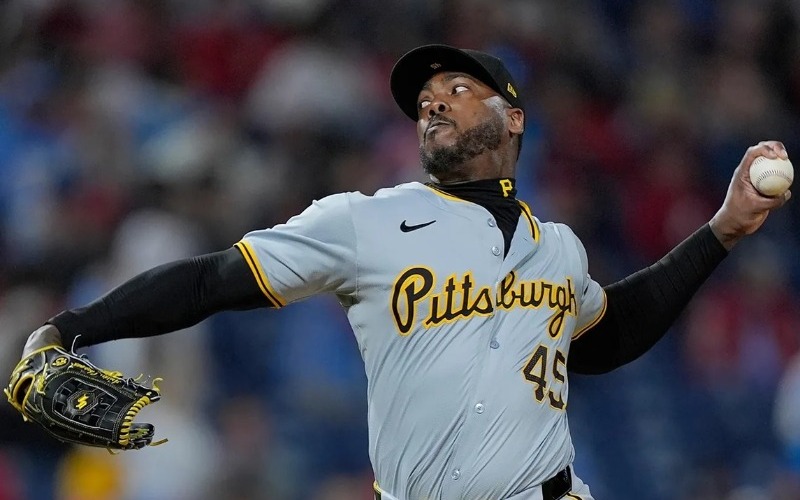 Medias Rojas de Boston firman a Aroldis Chapman