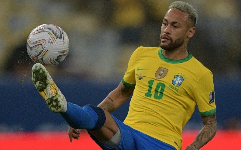 cnne-1254669-seleccion-brasil-uniforme-canarinha-neymar-f95816.jpg