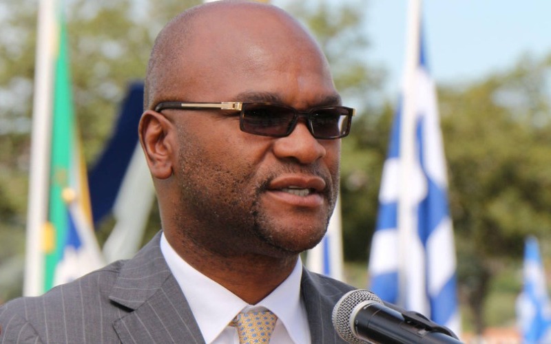 cortesia-embajador-de-sudafrica-en-francia-nkosinathi-emmanuel-nathi-mthethwa-49020-d3d33d.jpg