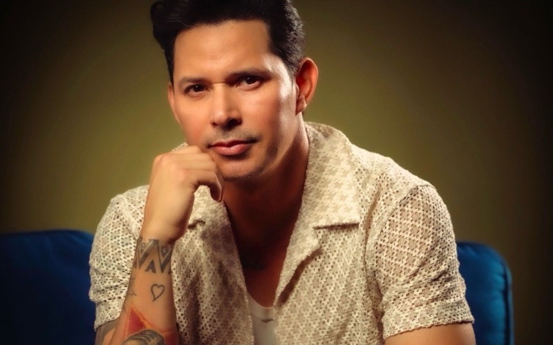 Leoni Torres presentó su nuevo éxito musical “Si vuelvo a nacer”