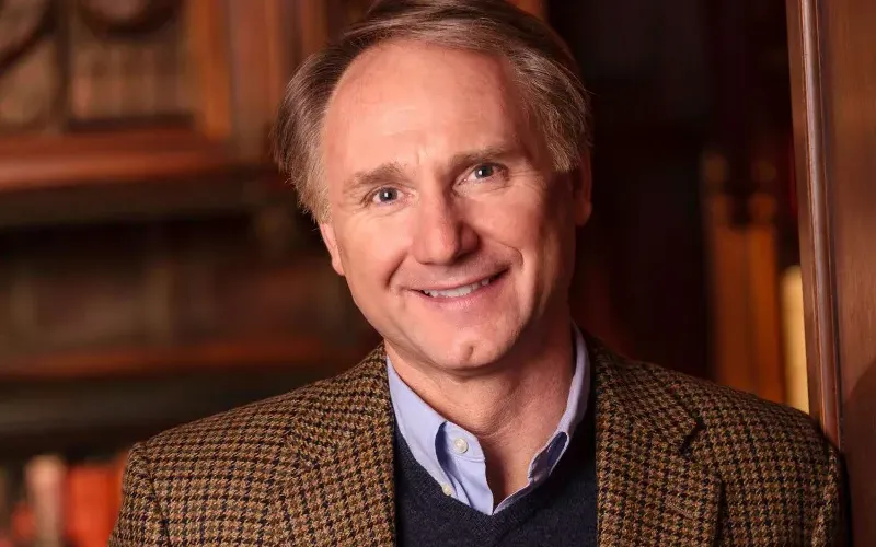 dan-brown--48f4ca.webp