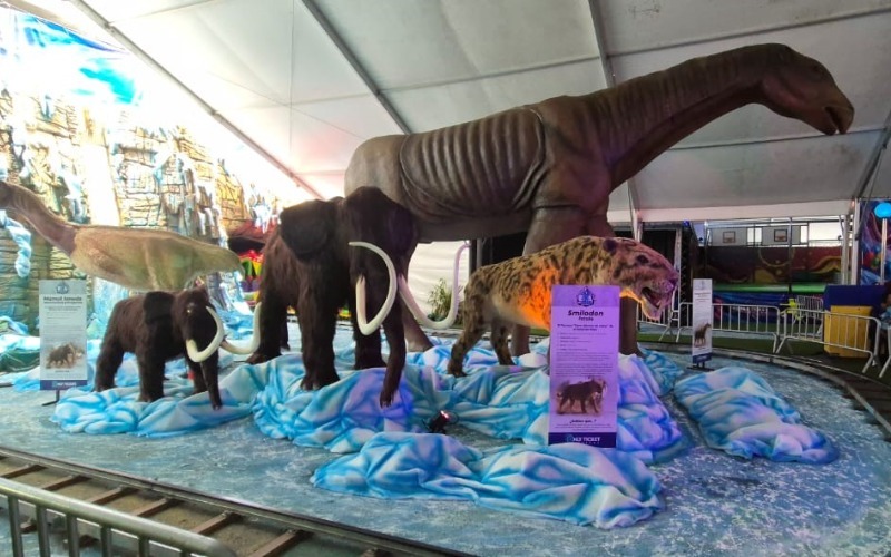Expedición de dinosaurios llega a Caracas
