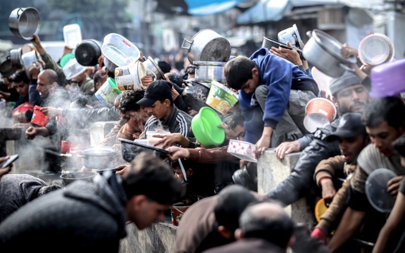 displaced-palestinians-waiting-for-food-gaza-december-2023-e520b4.jpg