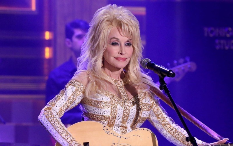dolly-parton-2e93a7.jpg