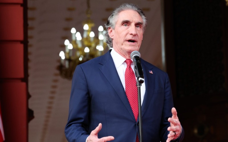 doug-burgum-eeuu-ccc750.jpg