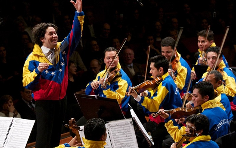 Gustavo Dudamel regresa a Barcelona con la Sinfónica Nacional Juvenil de Venezuela