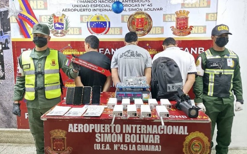 efectivos-antidrogas-adscritos-al-aeropuerto-internacional-simn-bolvar-luego-de-un-trabajo-de-73c869.jpg
