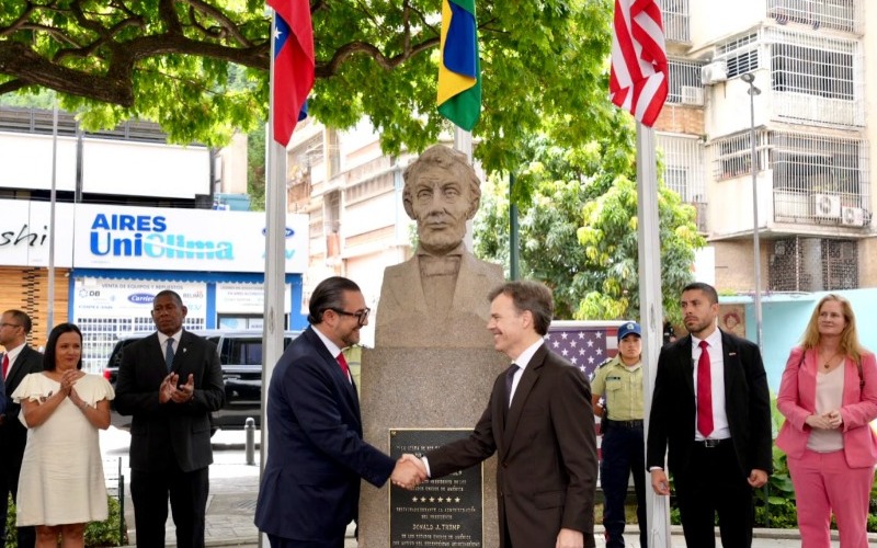 el-9-de-octubre-reinauguramos-la-plaza-lincoln-como-parte-de-freedom250.-rendimos-homenaje-al-p-7c26bd.jpg