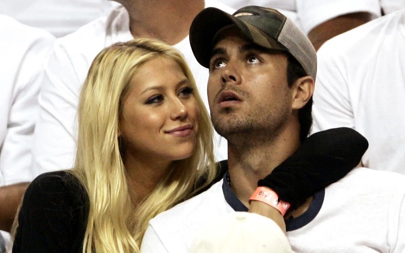 enrique-iglesias-anna-kournikova-billboard-1548-2ab5df.jpg