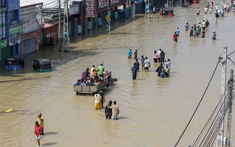 epa8347-sri-lanka-flood-1c2f84.jpg