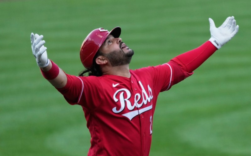 eugenio-suarez-1-696x522-d2e783.jpg