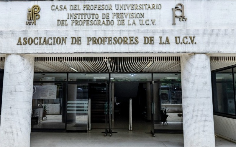 fachada-apucv-b4e102.jpeg