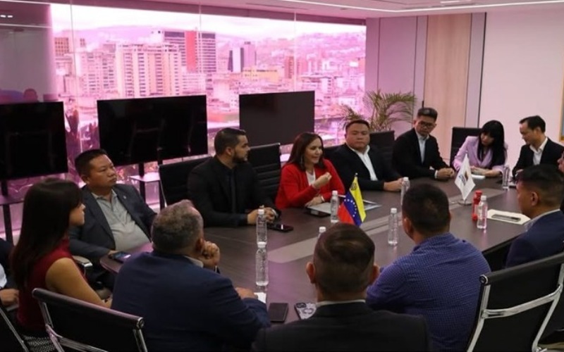 foto-ministra-de-comercio-ext-fbce7b.jpg