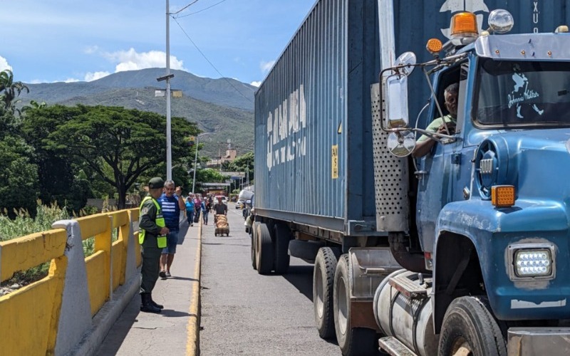 gandola-frontera-venezuela-colombia-6398d6.jpg