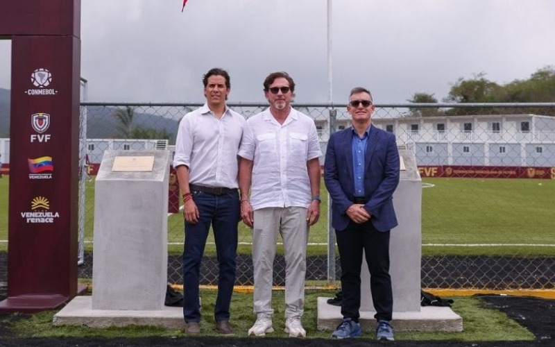 gimenez-presidente-de-la-fvf-domiguez-presidente-conmebol-cardillo-ministro-del-deporte-67443-034e78.jpg