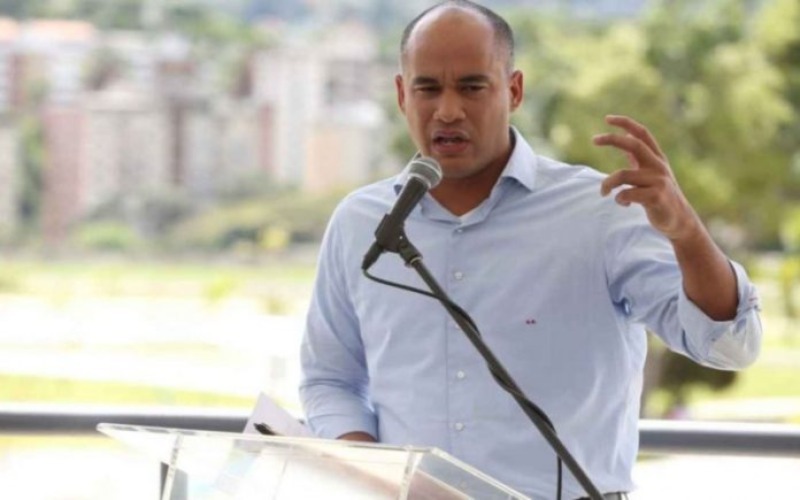 hector-rodriguez-gobernador-del-estado-miranda-696x435-85e233.jpg
