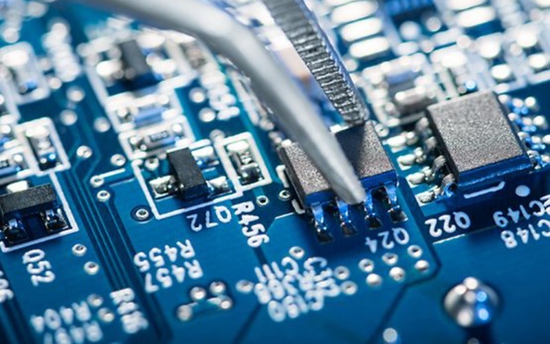 hero-semiconductor-manufacturing-4370da.jpg