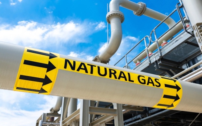 img-p-como-se-produce-el-gas-natural-desde-la-formacion-hasta-su-distribucion-shutterstock_2482517121-7f2fbf.jpg
