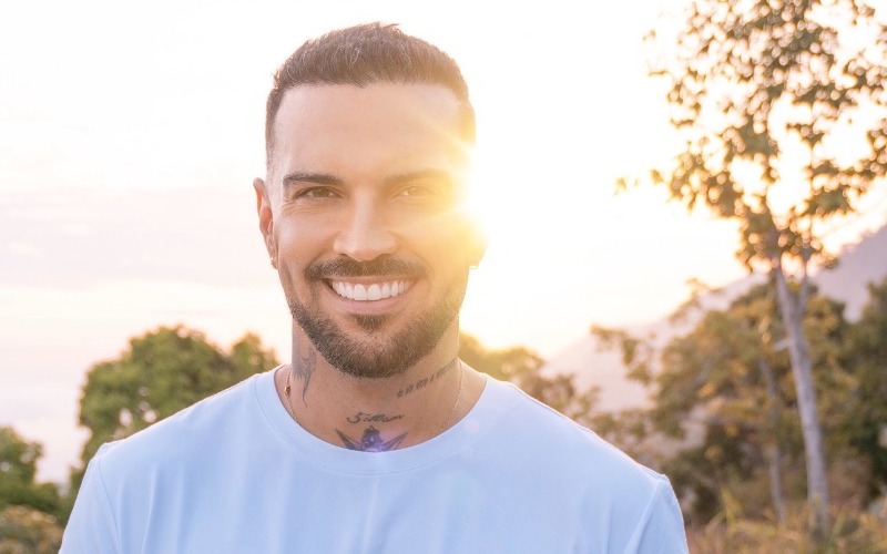 Luis Fernando Borjas celebra al amor con su más reciente álbum