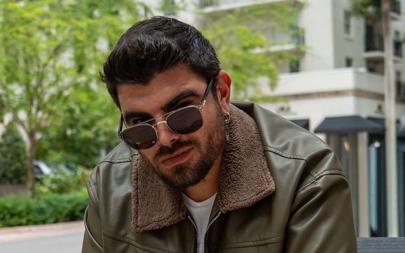 Jonathan Moly retrata la vida en pareja con "Después de las 10"