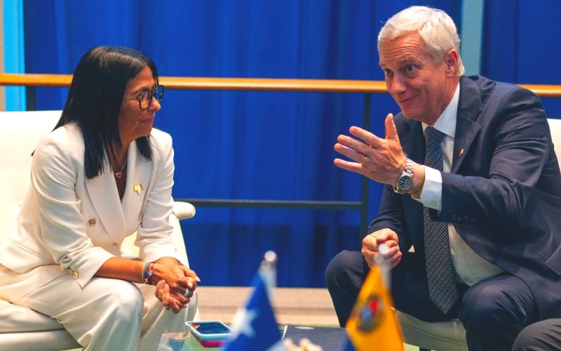 kast-y-delcy-rodriguez-concretan-reunion-en-nueva-york_-urgencia-consular-y-migratoria-en-el-centro-2-26a76b.jpg