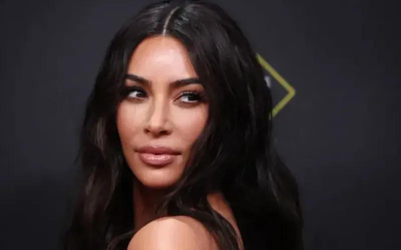 kim-kardashian-696x463.jpg-25e1e6.webp